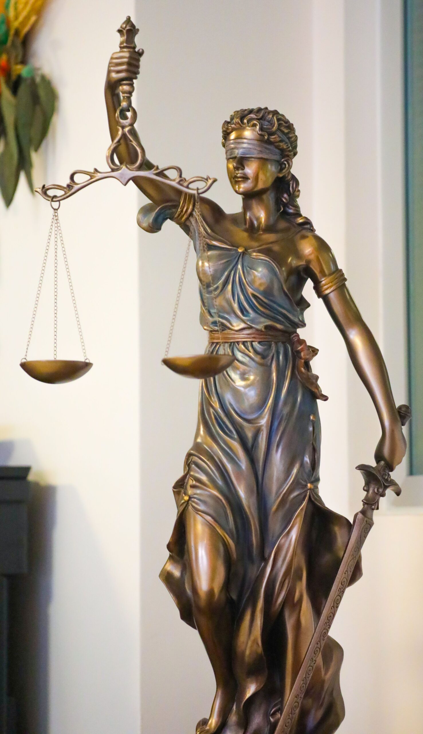 photos redressement judiciare scaled | Le Roy Associés